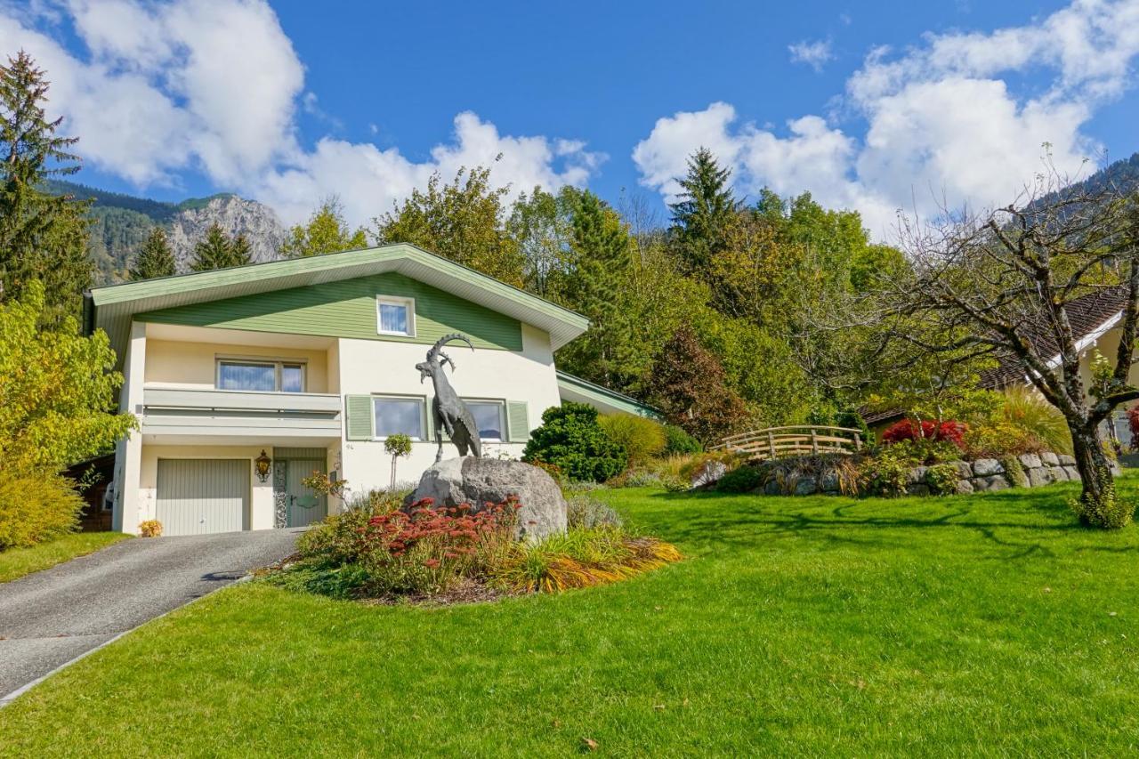 Waldchalet Steinbock ザンクト・アントン・イム・モンタフォン エクステリア 写真